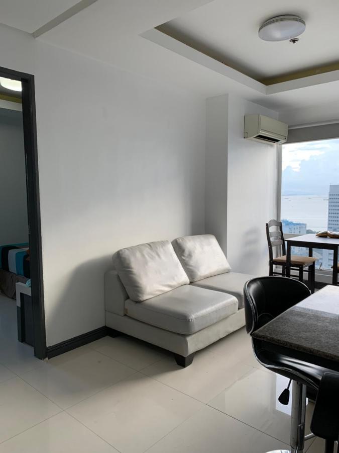 1 Bedroom With Balcony, Fully Furnished Overlooking Manila Bay At Birch Tower, Malate, Manila Bagian luar foto