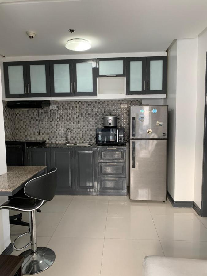 1 Bedroom With Balcony, Fully Furnished Overlooking Manila Bay At Birch Tower, Malate, Manila Bagian luar foto